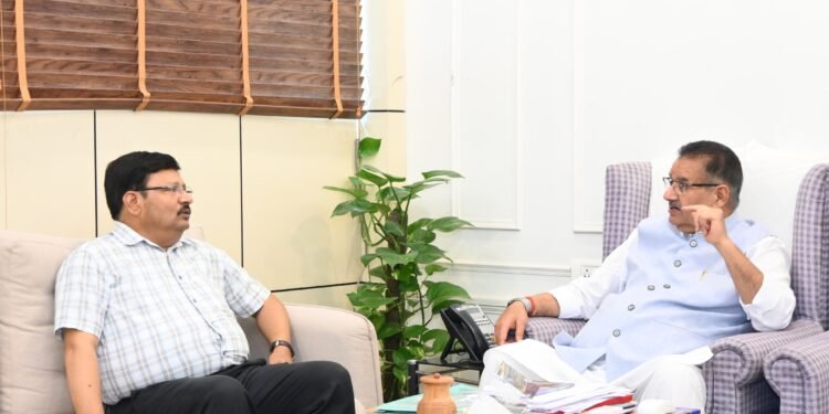 मंत्री गणेश जोशी ने कहा कि सैनिक कल्याण जैसे संवेदनशील विभाग में पारदर्शिता और जवाबदेही सर्वाेपरि है