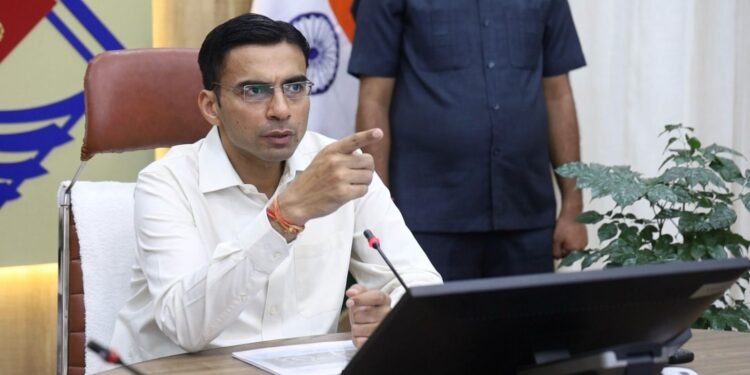 डीसीबी शाखा को सीज कर प्रशासन ने दिया स्पष्ट संदेश – जनता का हक सर्वोपरि।