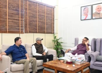 बैठक में कृषि सचिव डॉ. एस.एन. पांडे और महानिदेशक रणवीर सिंह चौहान ने पॉलीहाउस कार्यों की समीक्षा की।