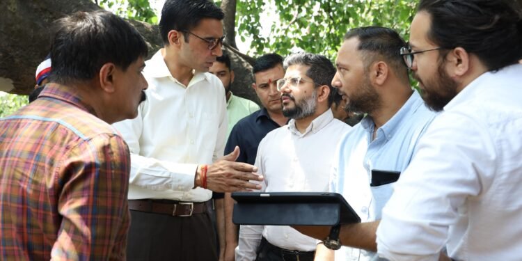 डीएम की निंरतर मॉनिटिरिग से आखिरकार ऐतिहासिक घंटाघर को प्रशासन ने दे ही दिया भव्य स्वरूप