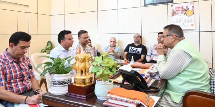  दून विहार की जर्जर सीवर लाइन बदलेगी, मंत्री जोशी ने इस्टीमेट बनाकर शीघ्र शासन को भेजने के दिए निर्देश