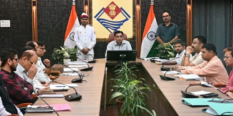 जिले में 409 ग्राम पंचायतों में 1090 मतदान केंद्र, इनमें 271 संवेदनशील और 322 अति संवेदनशील घोषित: डीएम 