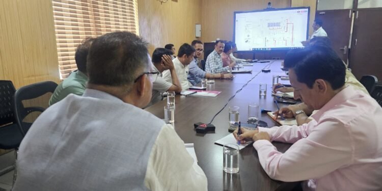 रुद्रपुर में ऐतिहासिक निवेश समारोह की तैयारी चरम पर, मंत्री गणेश जोशी ने जिलास्तरीय अधिकारियों संग की उच्चस्तरीय समीक्षा बैठक, बोले– कार्यक्रम में दिखे राज्य की गरिमा