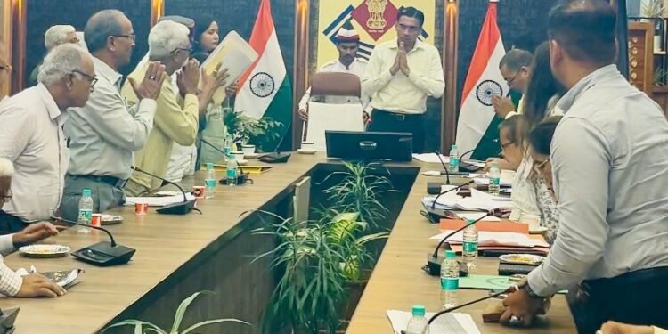 10 उतराधिकारियों के पेंशन एरियर का भुगतान आज ही; सीटीओ को निर्देश : डीएम