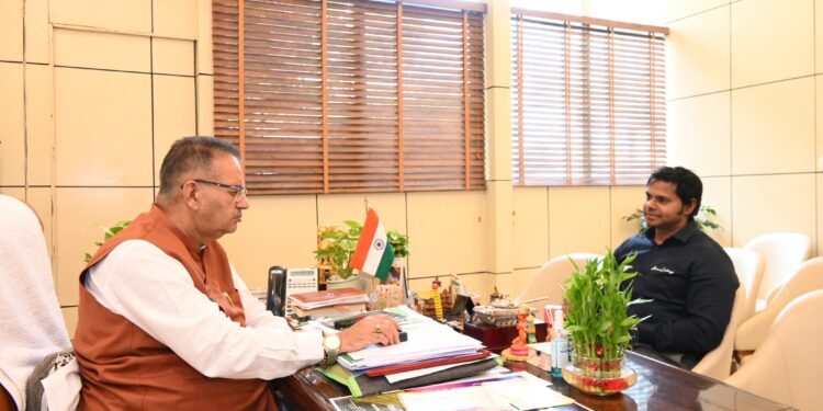 जैविक खेती से किसानों की आमदनी बढ़ाने को सरकार प्रतिबद्ध, कृषि मंत्री ने अधिकारियों को दिए दीर्घकालिक योजना बनाने के निर्देश