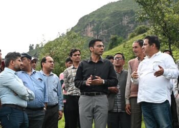 ओपीडी, फार्मेसी, आपरेशन थियेटरर्स, वार्ड, लैब, पंजीकरण, दवा वितरण, डाक्टर आवास, सबके लिए होगी पर्याप्त जगह : डीएम