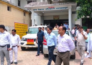 तहसील न्यायालय में लंबित वादों को तत्परता से निस्तारण के दिए निर्देश।