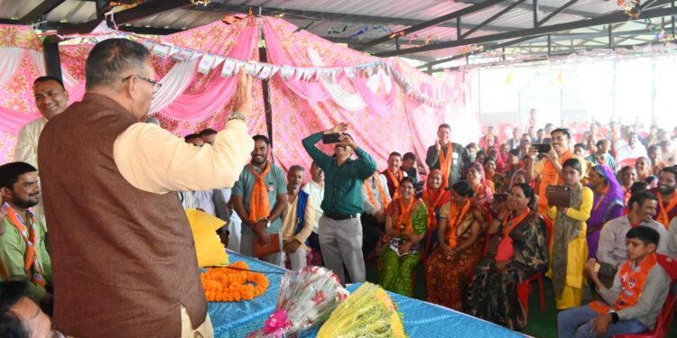 जनता की आंखों में दिखा विकास का सपना, मंत्री जोशी ने जोशीला भाषण देते हुए कहा – जिस गांव में भाजपा का पंच होगा, वहां भ्रष्टाचार, पिछड़ापन और राजनीति नहीं होगी