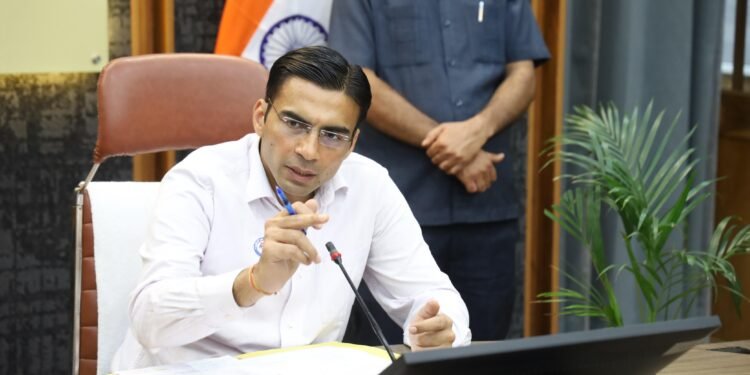 फर्नीचर से लेकर बायोमेट्रिक मशीन तक, नशा मुक्ति केंद्र में होंगी सभी आधुनिक सुविधाएं: डीएम 