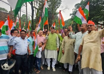 यूक्रेन संकट का उल्लेख करते हुए   मंत्री गणेश जोशी ने कहा कि जब वहां संकट की घड़ी में भारतीय फंसे थे, प्रधानमंत्री मोदी ने संदेश दिया था कि जिसके हाथ में भारत का तिरंगा होगा, उसे सुरक्षित निकाला जाएगा