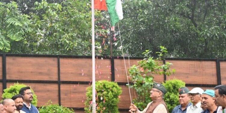 स्वतंत्रता दिवस पर कृषि मंत्री गणेश जोशी ने कहा – आज़ादी का पर्व बलिदानों की याद और देशभक्ति की भावना को करता है प्रबल