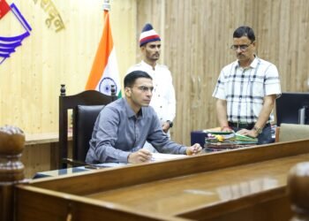 समाज को झकझोर देने वाला प्रकरण: पिता की साजिश नाकाम, डीएम कोर्ट ने कहा – कानून की आड़ में निर्दोषों का हक छीनने वालों की नहीं चलेगी