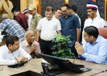 स्वतंत्रता संग्राम सेनानियों के उत्तराधिकारियों के लिए आवास निर्माण में गति, जिलाधिकारी के हस्तक्षेप से दूर हुआ निर्माणाधीन भवन का विवाद