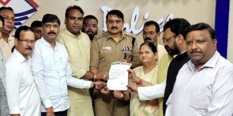 राजनीतिक अस्थिरता फैलाने की कोशिश, सोशल मीडिया के जरिए अफवाहबाज़ी