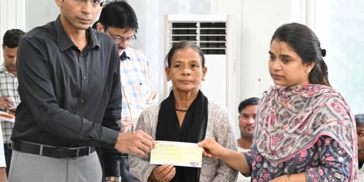 जिलाधिकारी सविन बंसल के संवेदनशील नेतृत्व में राइफल क्लब फंड केवल लाइसेंस शुल्क का संग्रह नहीं, बल्कि गरीब और वंचित वर्ग की जिंदगी में खुशियां लौटाने का साधन बन चुका है