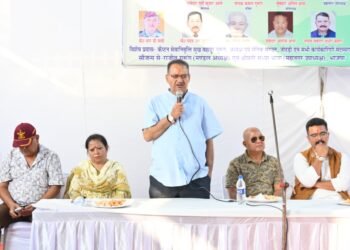 कैबिनेट मंत्री गणेश जोशी ने जनसमूह को संबोधित करते हुए कहा कि सबका साथ, सबका विकास और सबके विश्वास के मंत्र के साथ सरकार कर रही है लगातार कार्य