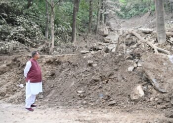 मंत्री गणेश जोशी ने आपदा से क्षतिग्रस्त सड़कों, विद्युत और सीवर लाइनों की मरम्मत के लिए अधिकारियों को स्पष्ट दिशा-निर्देश दिए