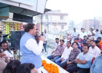 नगर निगम हर वार्ड में समान रूप से करा रहा विकास कार्य: विकास शर्मा