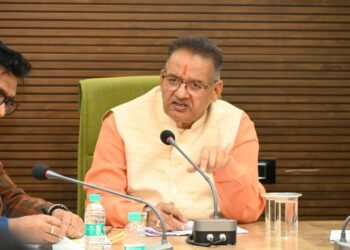 गणेश जोशी ने कहा कि प्रदेश में हॉर्टी टूरिज्म और फ्लोरीकल्चर की अपार संभावनाओं को देखते हुए प्रभावी कदम उठाए जाएं