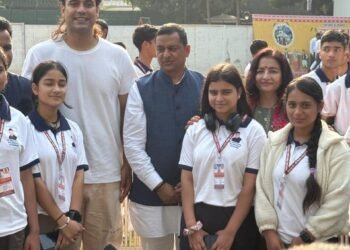 विनोद कंडारी की अनोखी पहल पर बोले अनिल बलूनी—8 वर्षों से मेधावी बच्चों को मिल रहा अमूल्य अनुभव 