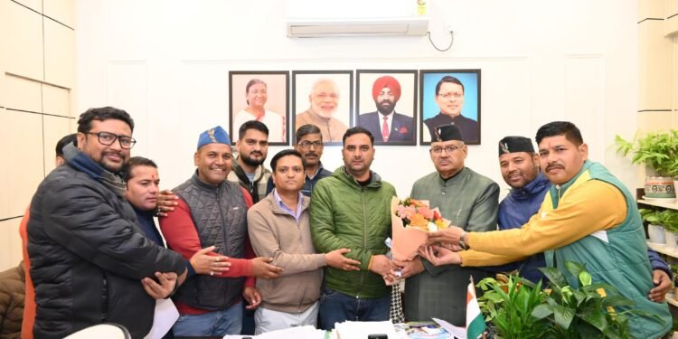 सैनिक कल्याण मंत्री गणेश जोशी के प्रयासों से उपनल के माध्यम से तैनात लंबे समय से समान वेतन की मांग कर रहे कार्मिकों को मिला बड़ा लाभ