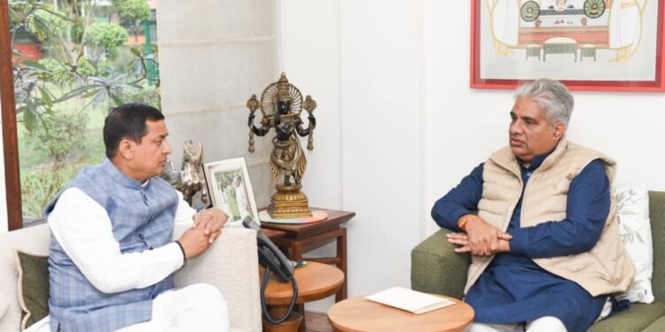 अनिल बलूनी ने केंद्र सरकार से विशेष आर्थिक सहायता एवं संसाधन उपलब्ध कराने का अनुरोध किया।