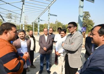 कचरा पृथक्करण और भविष्य की संचालन योजना पर डीएम प्रवीण बंसल ने अधिकारियों से की विस्तृत समीक्षा