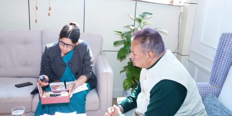 मंत्री गणेश जोशी ने विदेशी बाजारों में निर्यात होने वाले कृषि एवं उद्यान उत्पादों की अंतर्राष्ट्रीय मानकों के अनुरूप जांच के लिए राज्य में टेस्टिंग लैब की डीपीआर शीघ्र तैयार करने तथा इसके लिए उपयुक्त भूमि चिन्हित करने के निर्देश दिए